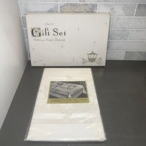 NEW~Vintage White Damask Jacquard Tablecloth Square 48" X 48" 4-Napkins